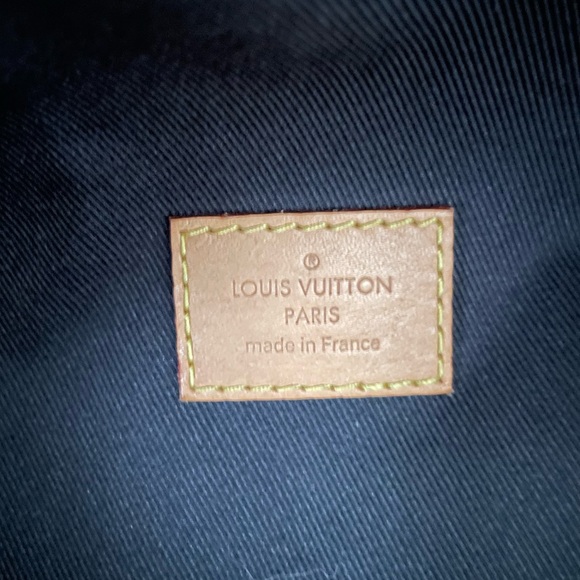 ♥️sold♥️Louis Vuitton classic bumbag monogram - Picture 15 of 16